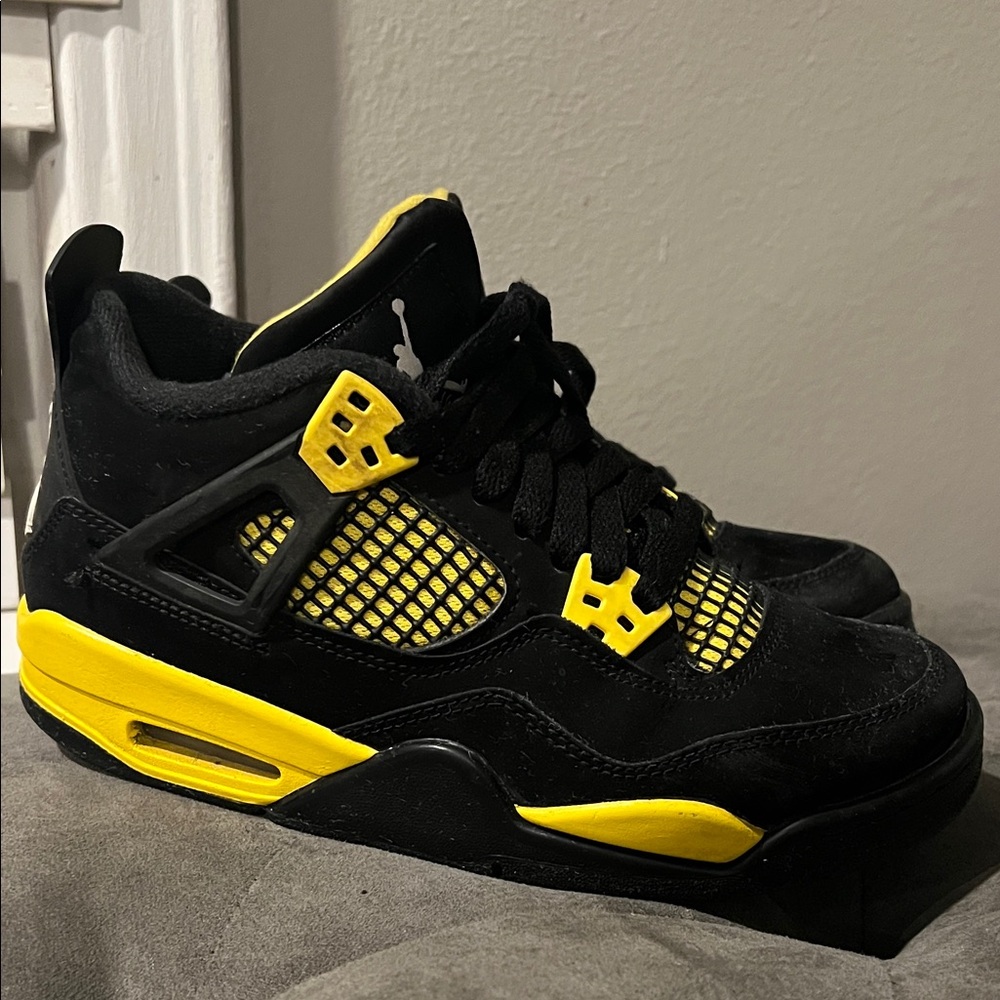 Julia Jordan Kids Sneakers Black and Yellow